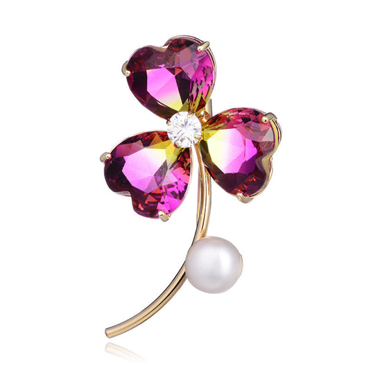 Exquisite Pearl Petal Brooch