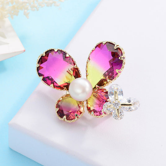 Exquisite Pearl Petal Brooch